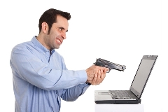 Man_shooting_computer